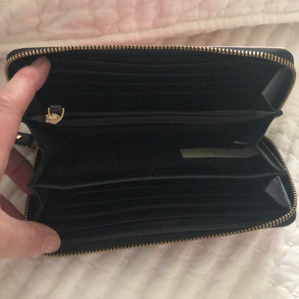 Wallet - Picture 3 of 4